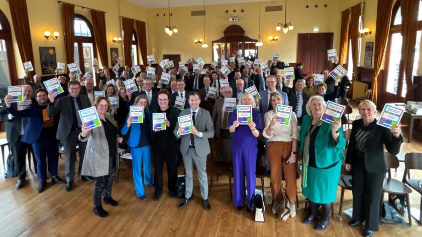 Uitreiking burgemeestersboek